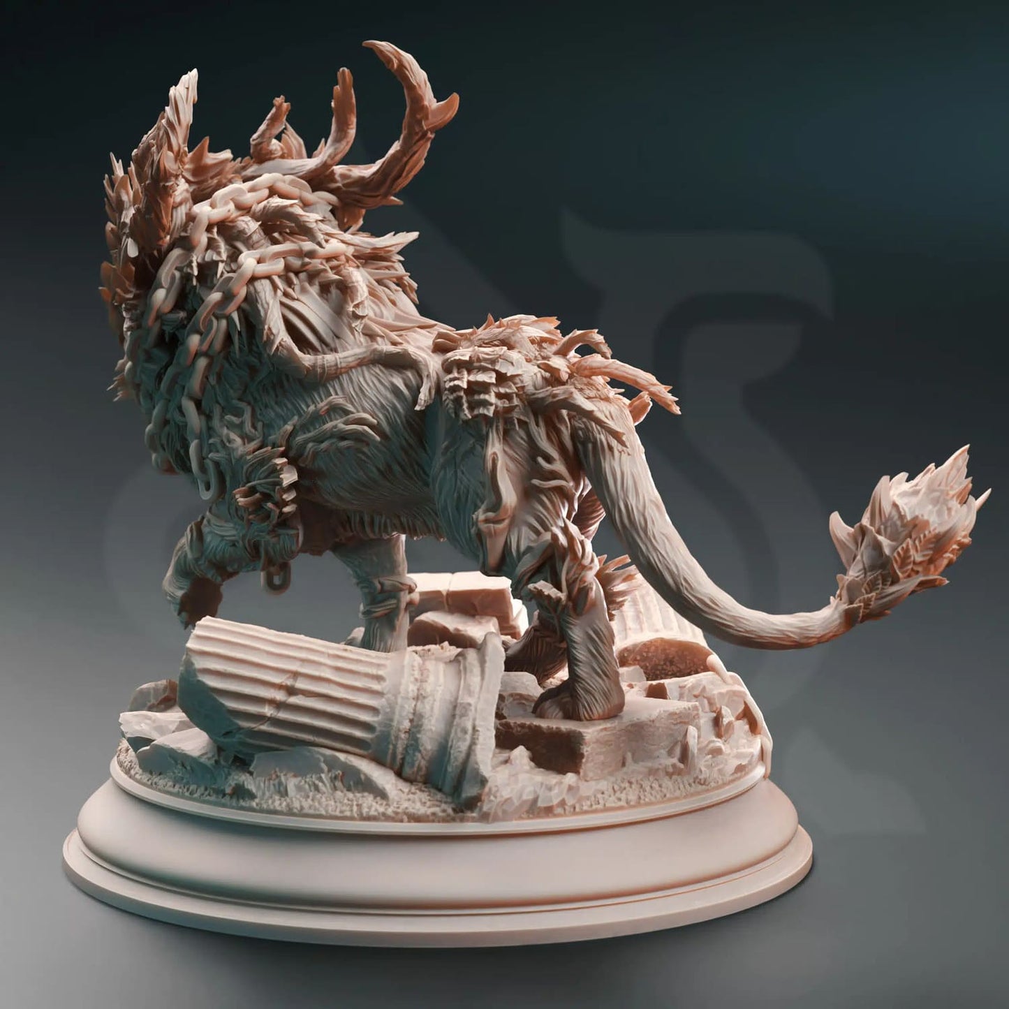 Fey lord miniature seen from the back