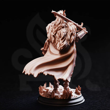 Estelia – Renegade Golden Griffin