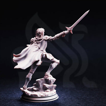 Hitalia – Elf Paladin