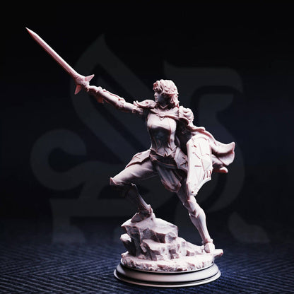 Hitalia – Elf Paladin