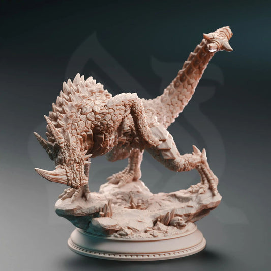 A horn drake miniature seen from the front