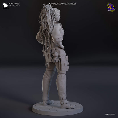 Gemma Figure - Monster Hunter Wilds Figurine
